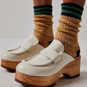 FREE PEOPLE CORBIN CREAM PATENT LEATHER WOOD LOAFER SZ 39/9